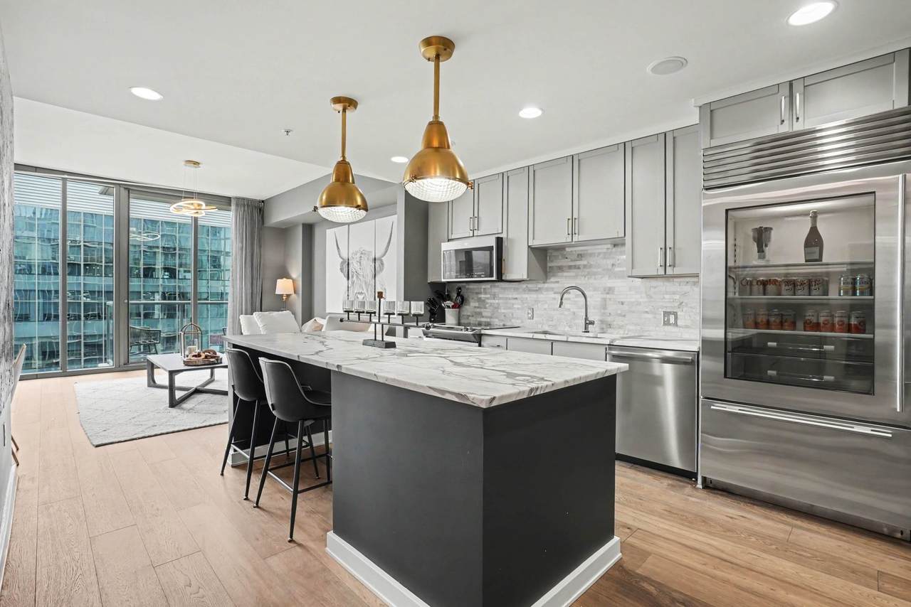 1212 Laurel St - Photo 1