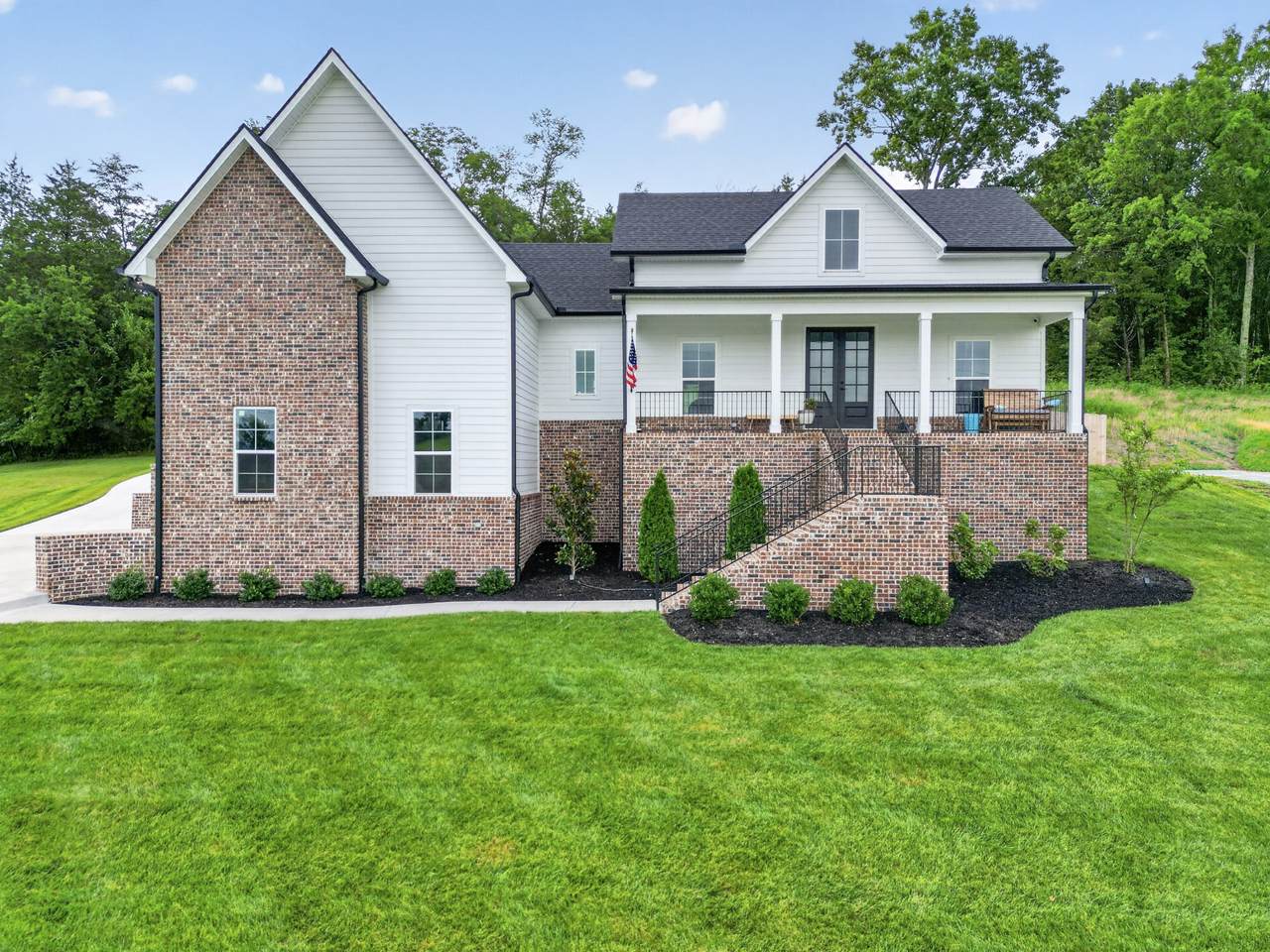 545 Bridle Path Ln - Photo 1