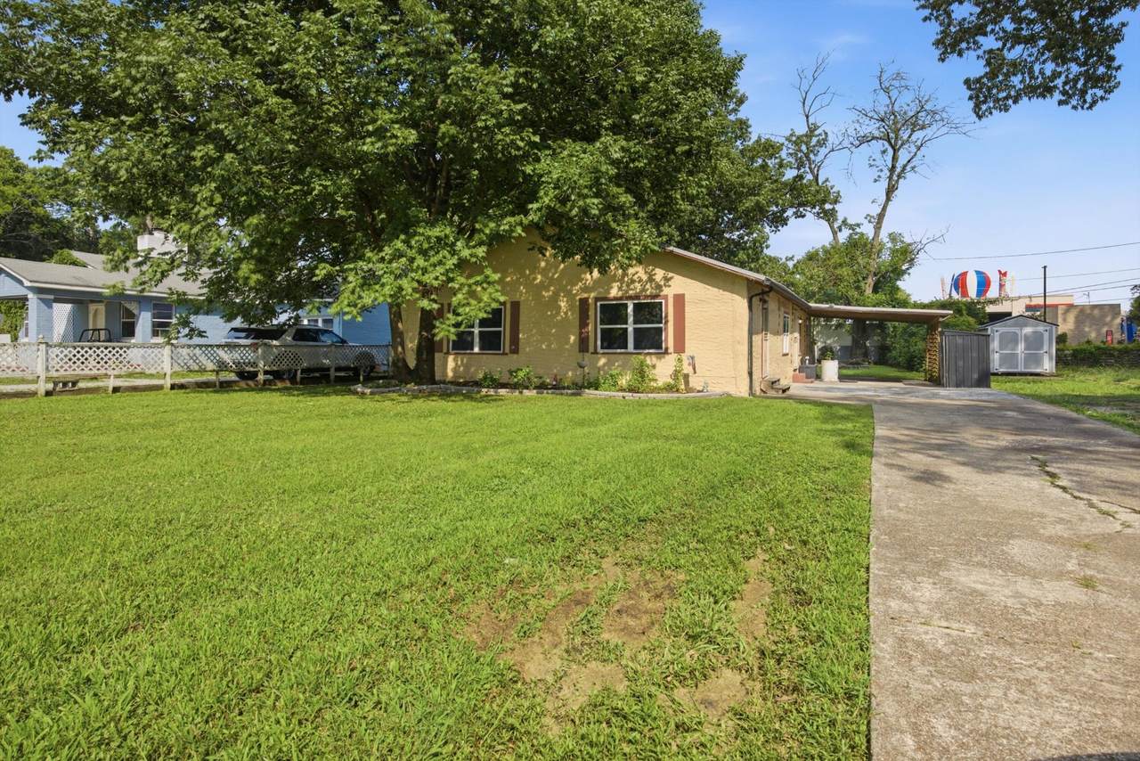 206 Maplewood Avenue - Photo 1