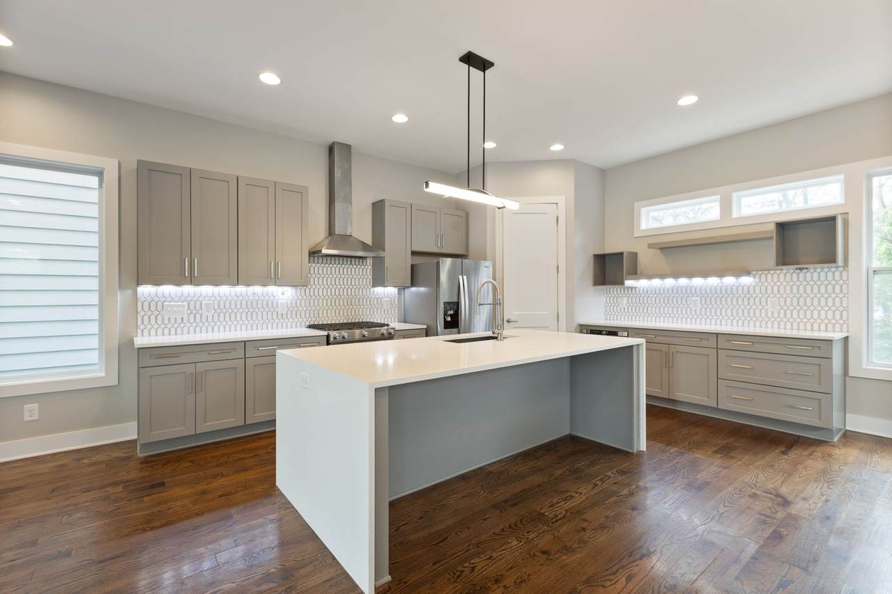 525B 31st Ave - Photo 1