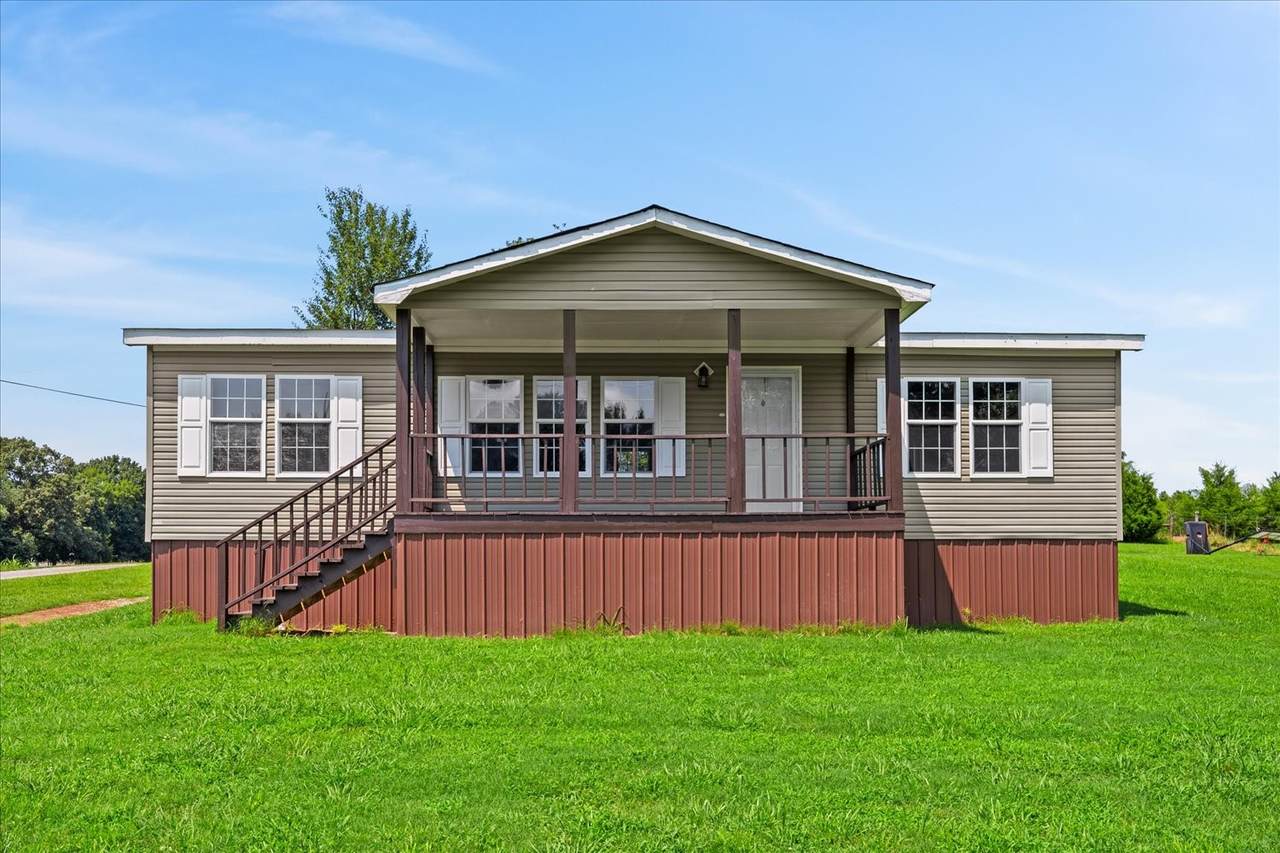 234 Howell Hill Rd - Photo 1