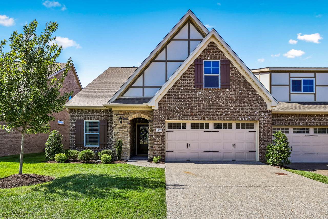 1559 Cedarbrooke Ln - Photo 1