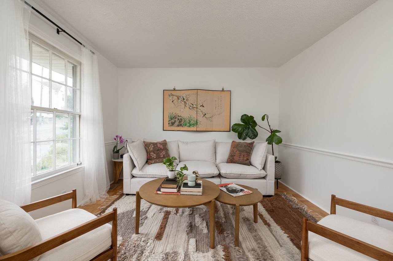 681 James Ave - Photo 1