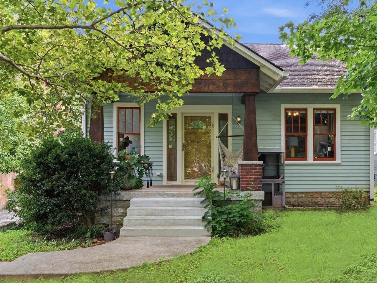 1912 Franklin Ave - Photo 1