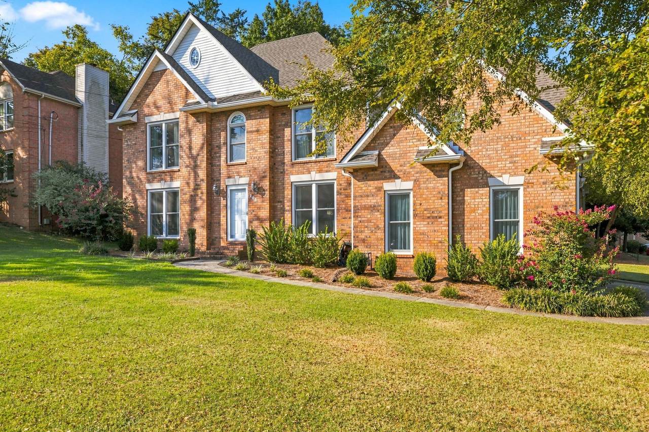 203 Dogwood Ln - Photo 1