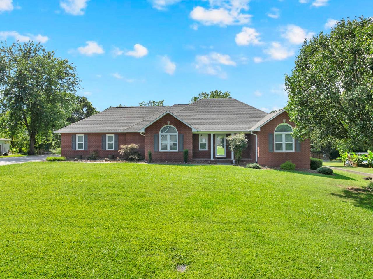 262 Crimson Dr - Photo 1