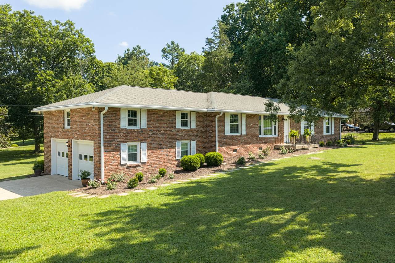 408 Hillview Dr - Photo 1