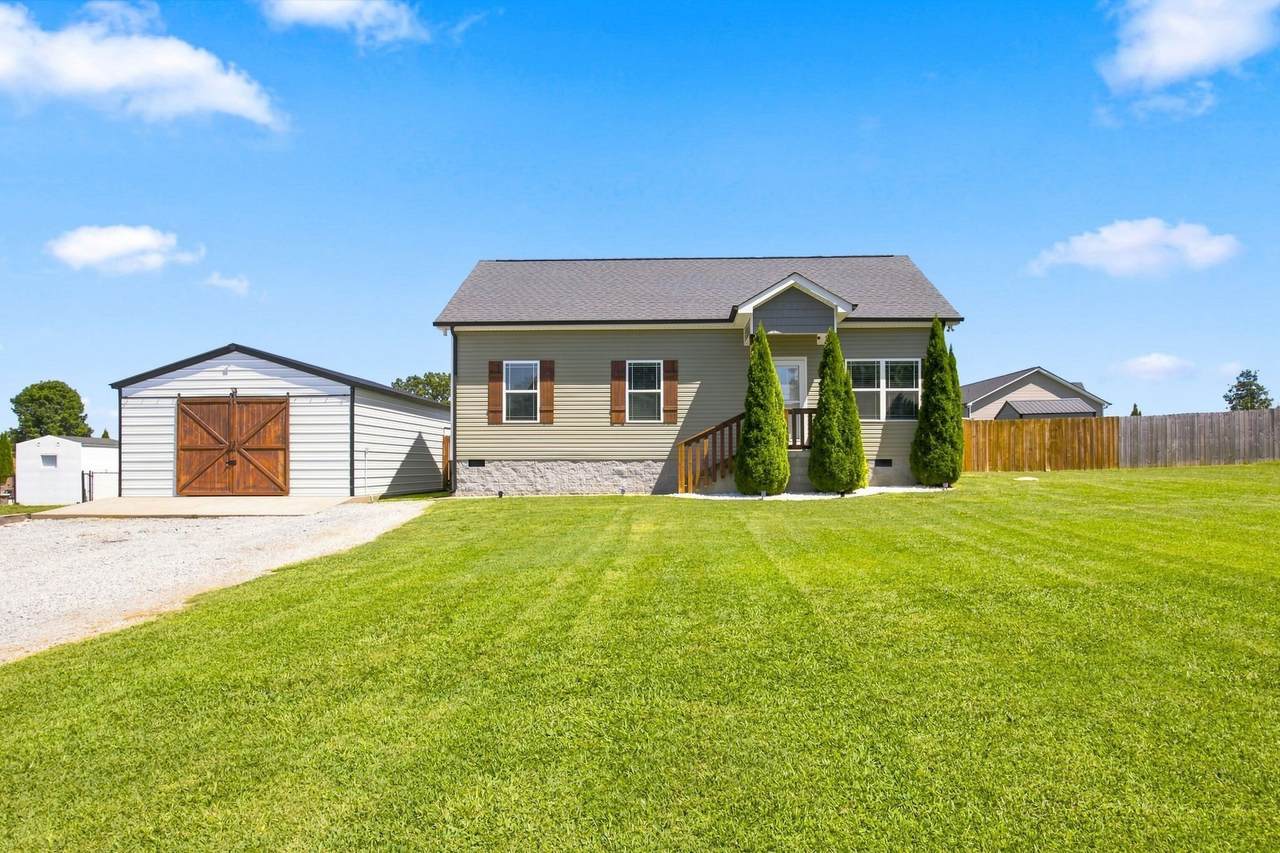 1204 Redden Ln - Photo 1