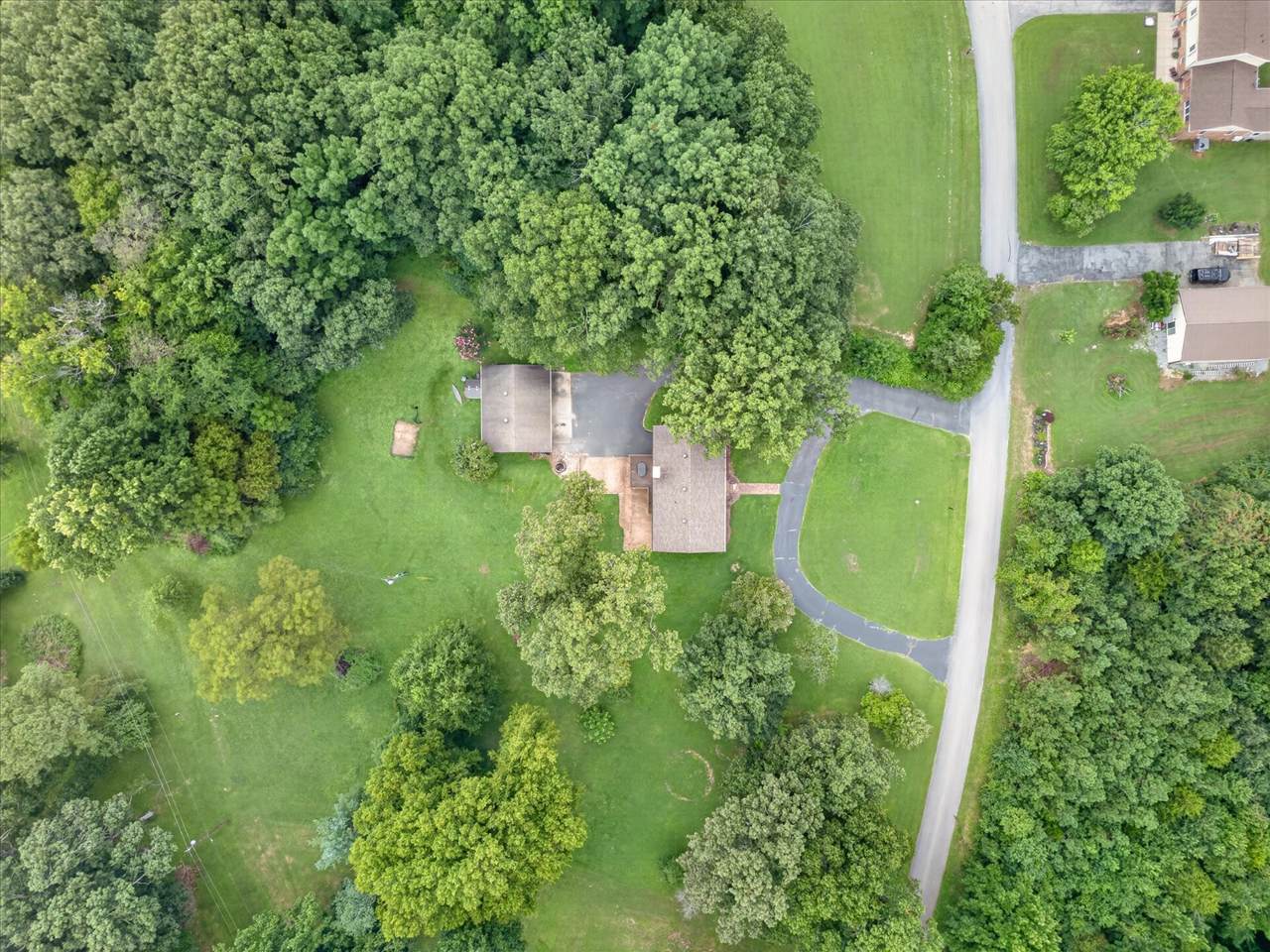 252 Edgewood Dr - Photo 1