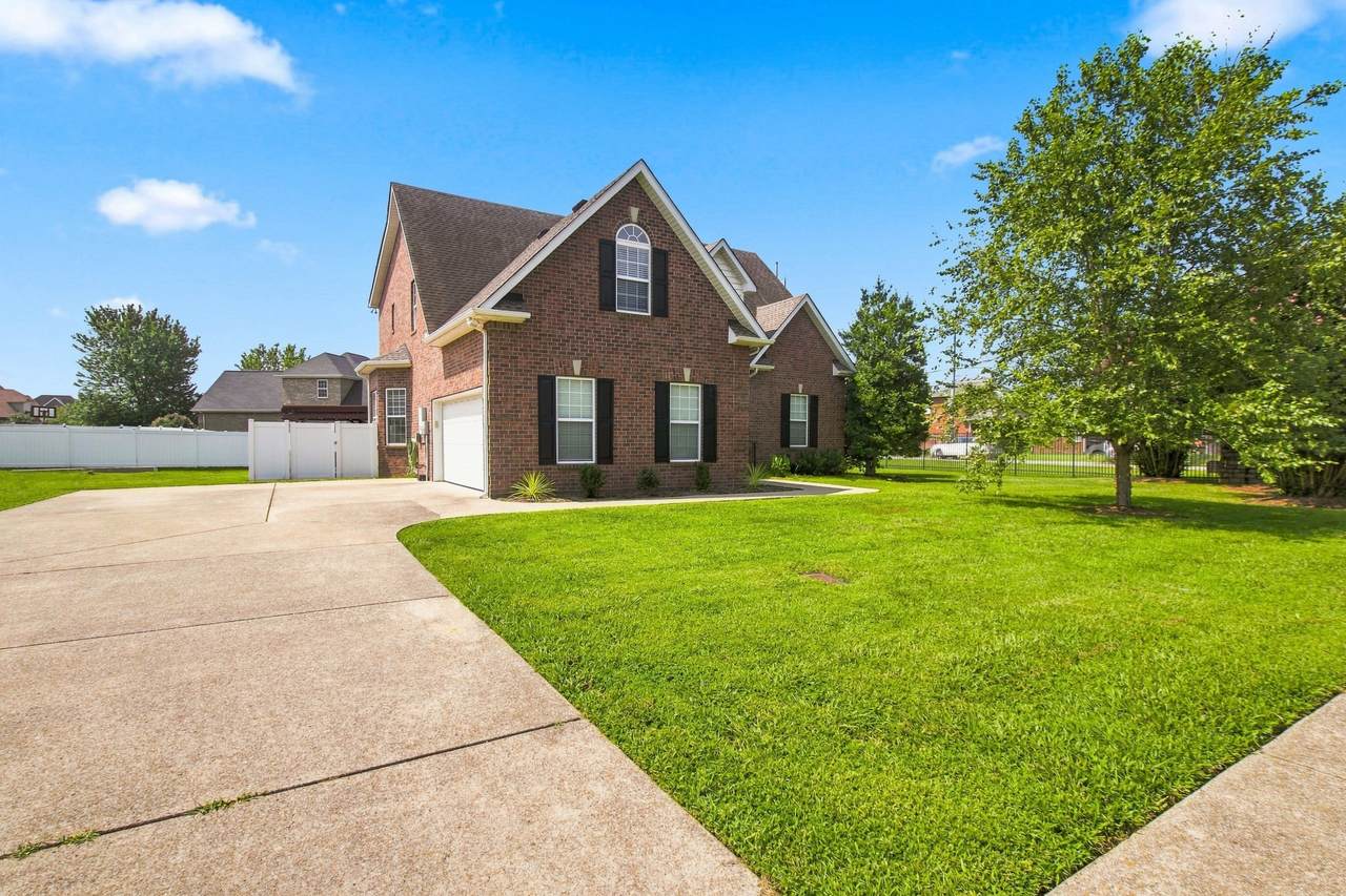 3433 Genoa Dr - Photo 1