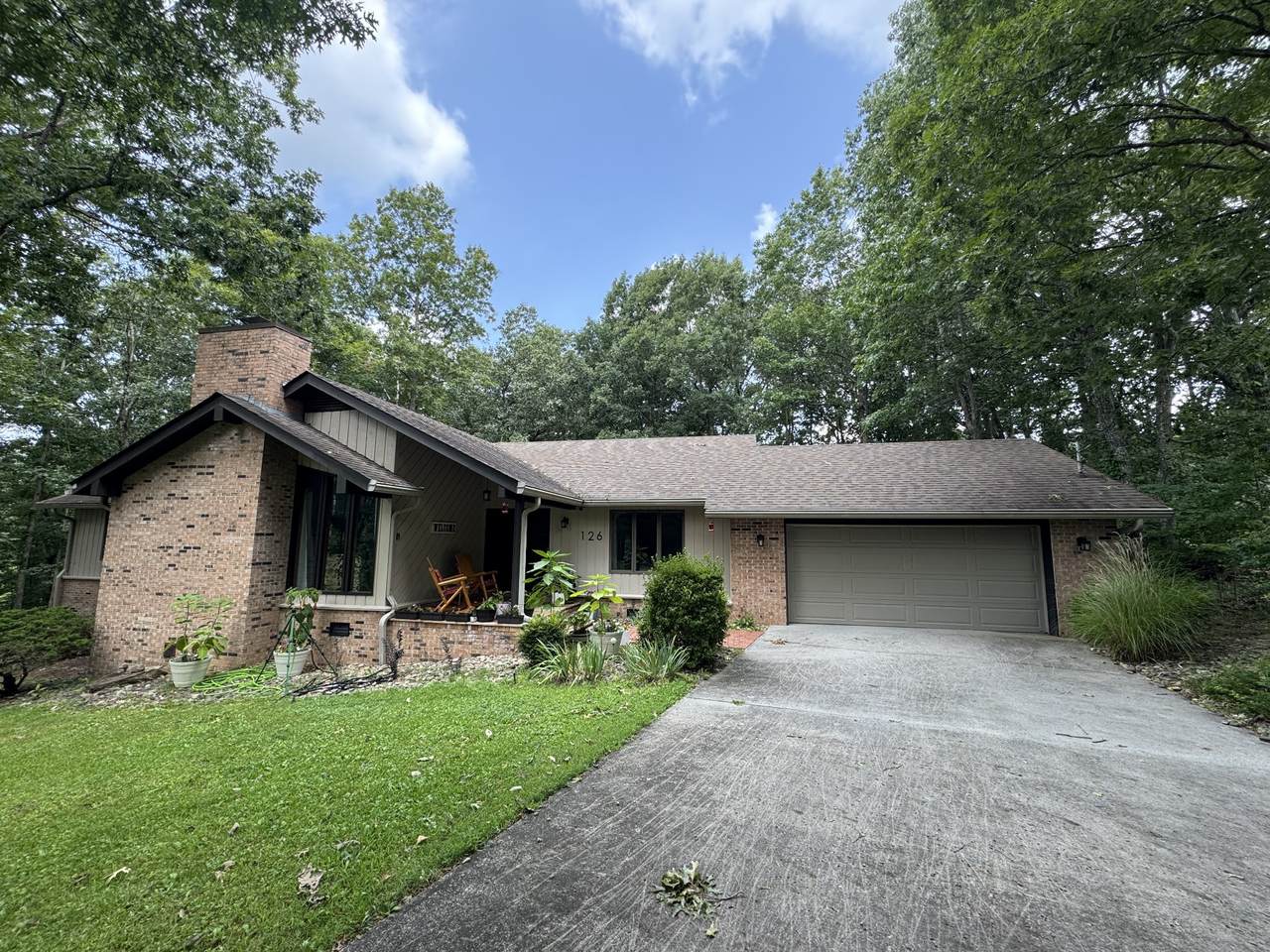 126 Rolling Green Dr - Photo 1