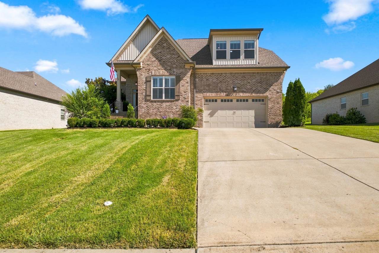 323 Hathaway Ln - Photo 1