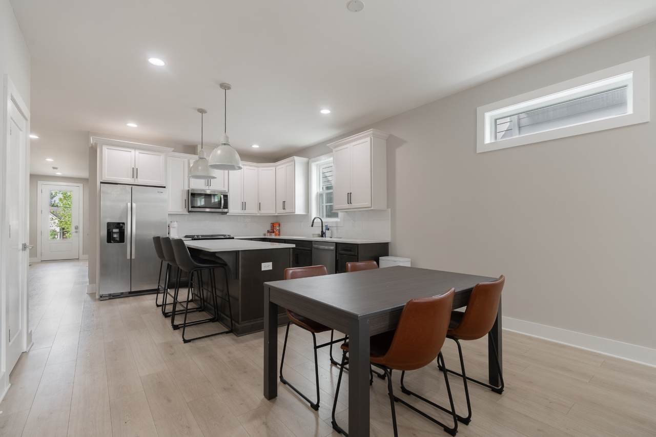 2016 Owen St - Photo 1