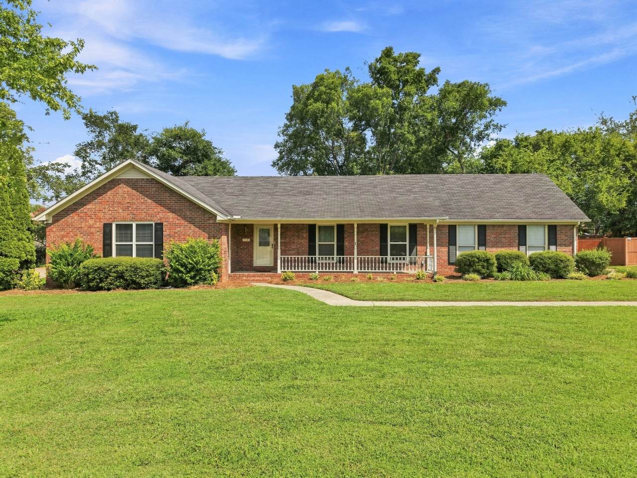 718 Majesty Dr - Photo 1
