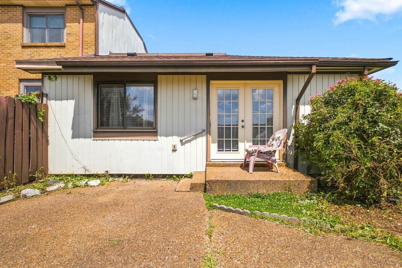 1040 Heritage Dr - Photo 1