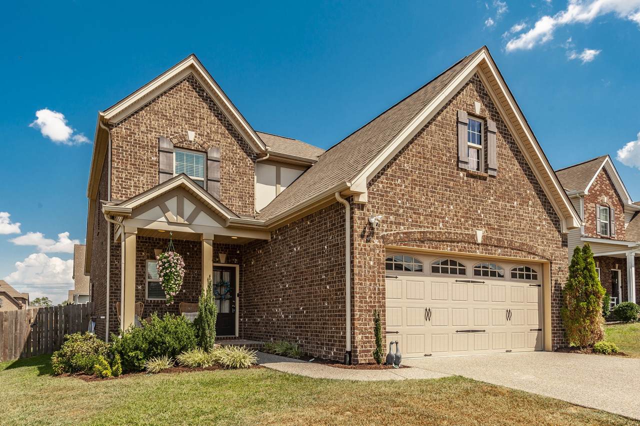 1020 Laurelwood Dr - Photo 1