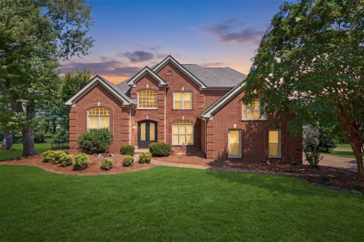 2024 Goose Creek Dr - Photo 1