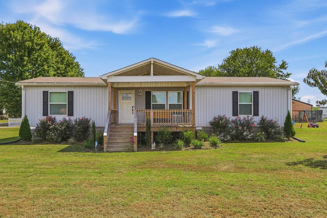 136 Hawkins Dr - Photo 1