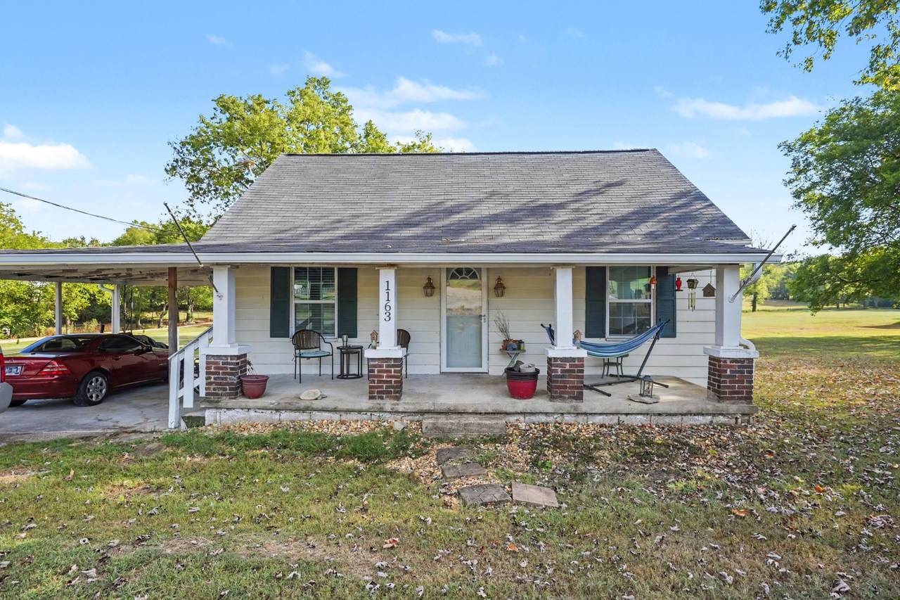 1163 Old Williamsport Pike - Photo 1