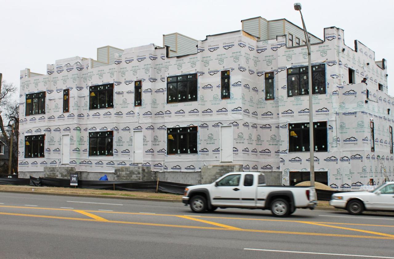 1406 Wedgewood Ave - Photo 1