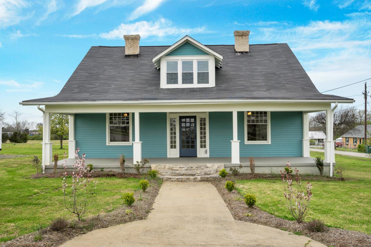 718 Park Ave - Photo 1