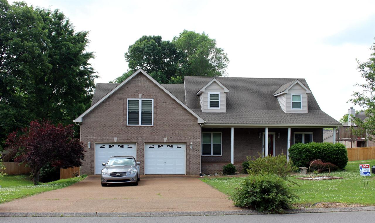 1076 Franklin Dr - Photo 1