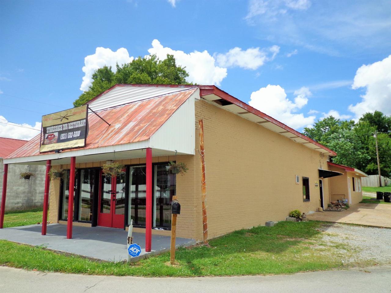 172 Railroad St N - Photo 1