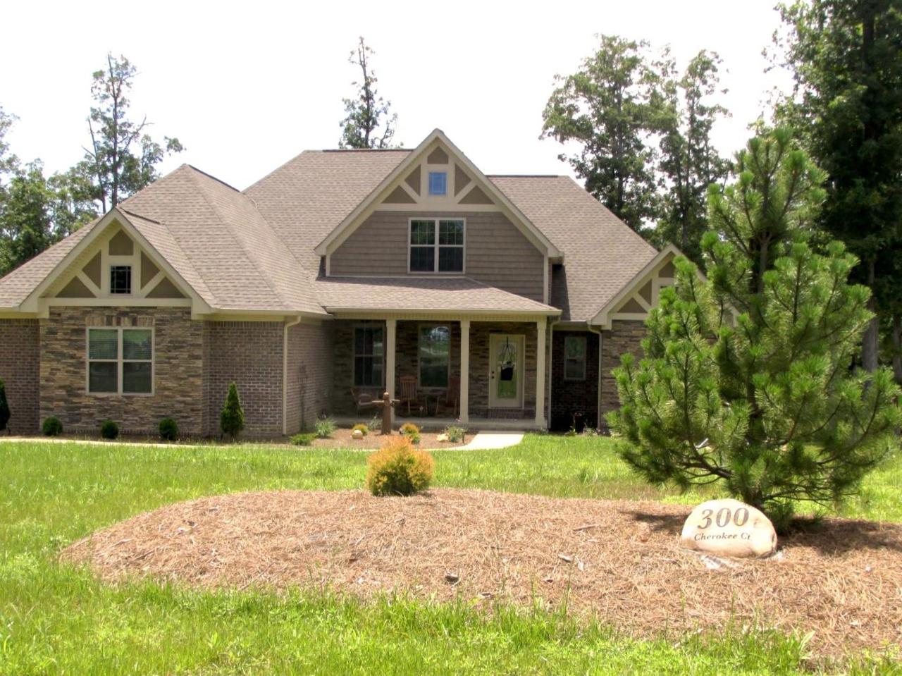 300 Cherokee Ct - Photo 1