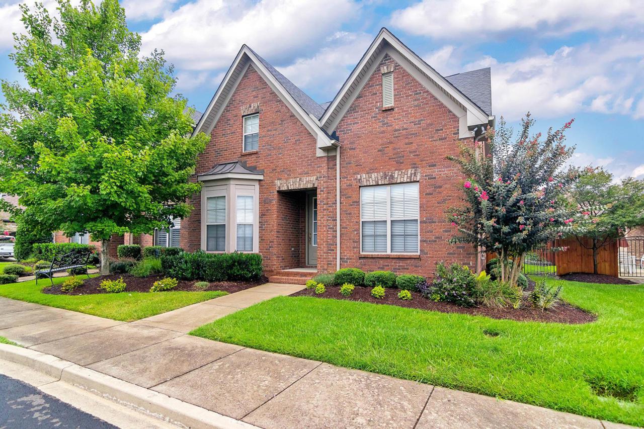 1114 Cavaletti Cir E - Photo 1