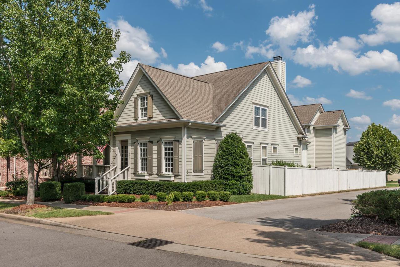 336 Starling Ln - Photo 1