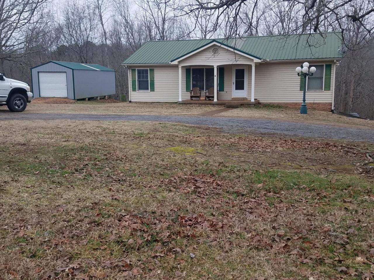 2863 Hillcrest Dr - Photo 1