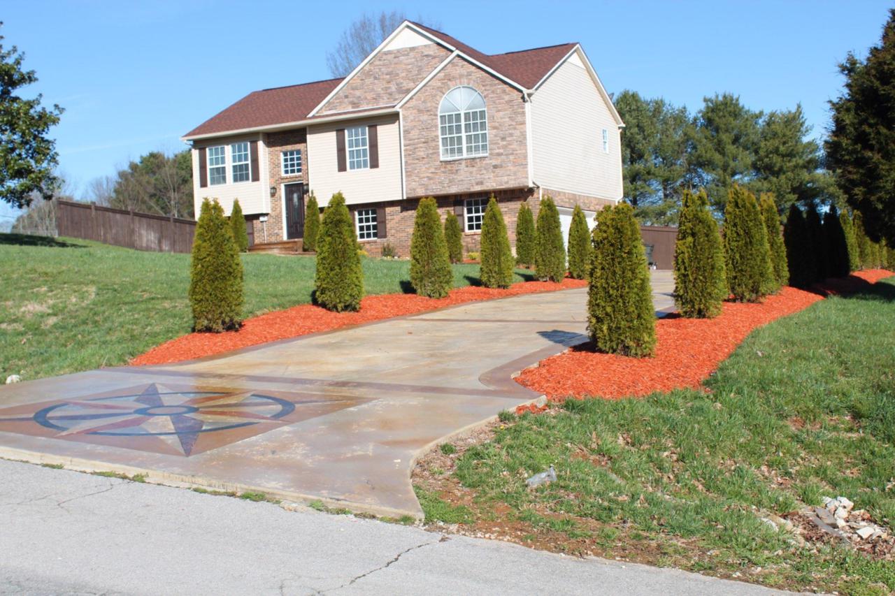 413 Lake Cir - Photo 1