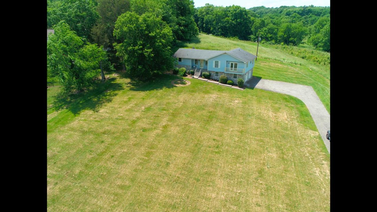 1605 Saundersville Rd - Photo 1