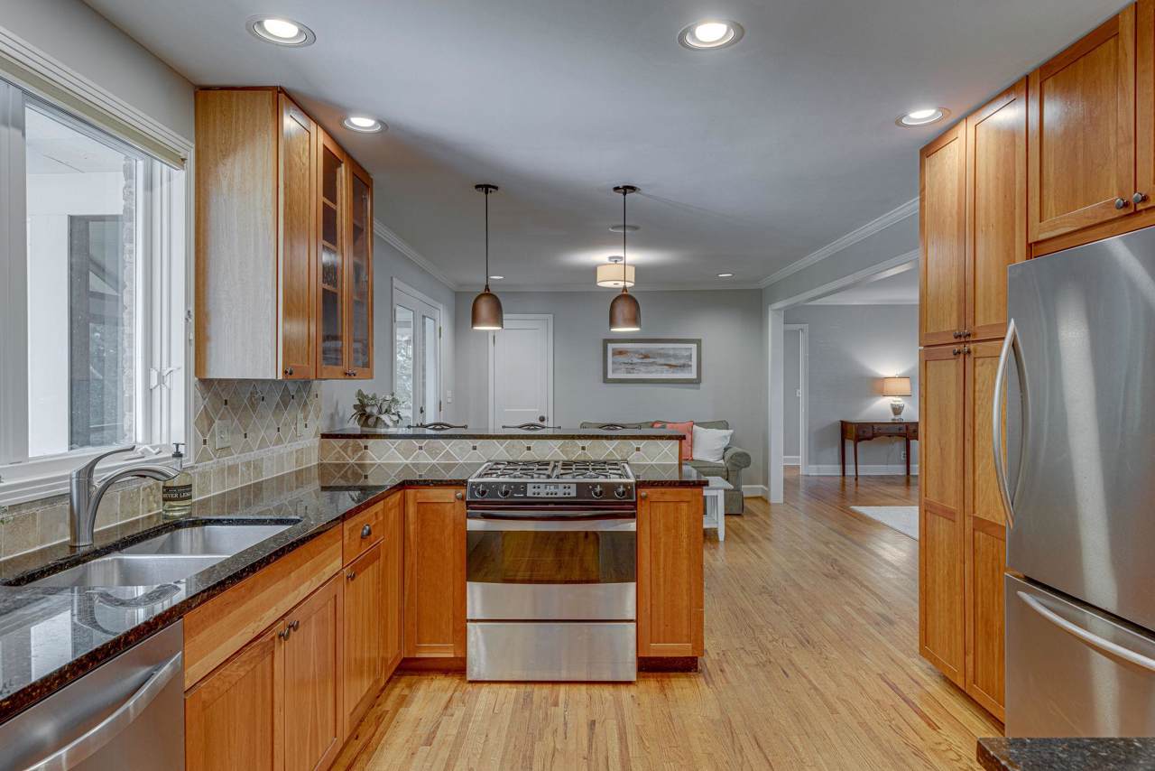 6004 Post Rd - Photo 1