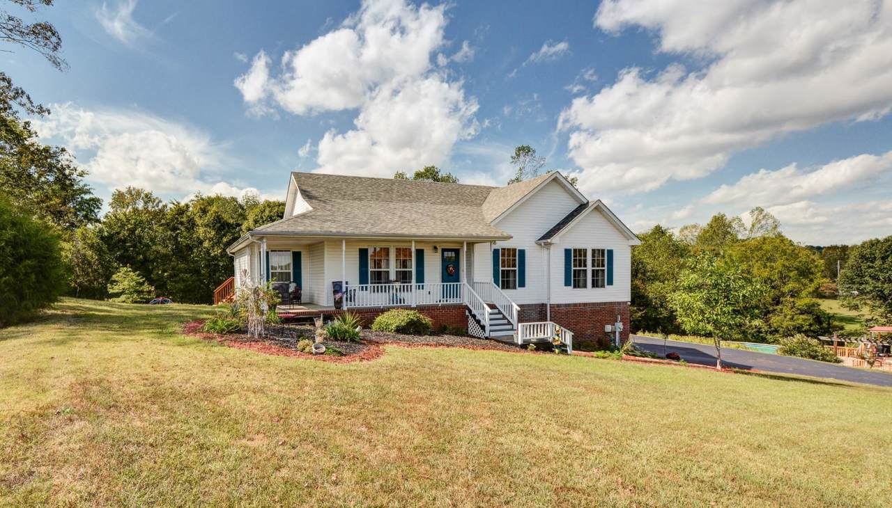 1202 Chapmansboro Rd - Photo 1