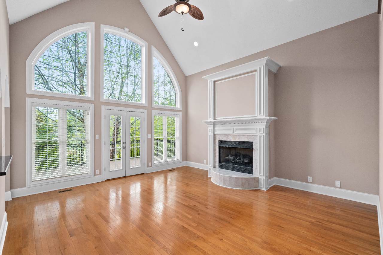 832 Glastonbury Ct - Photo 1
