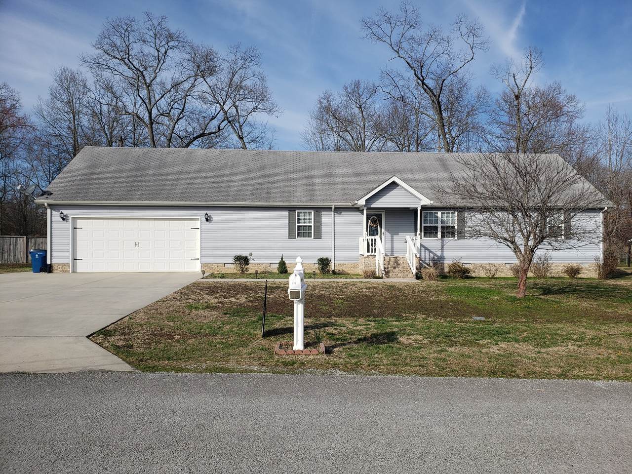 676 Indian Springs Cir - Photo 1