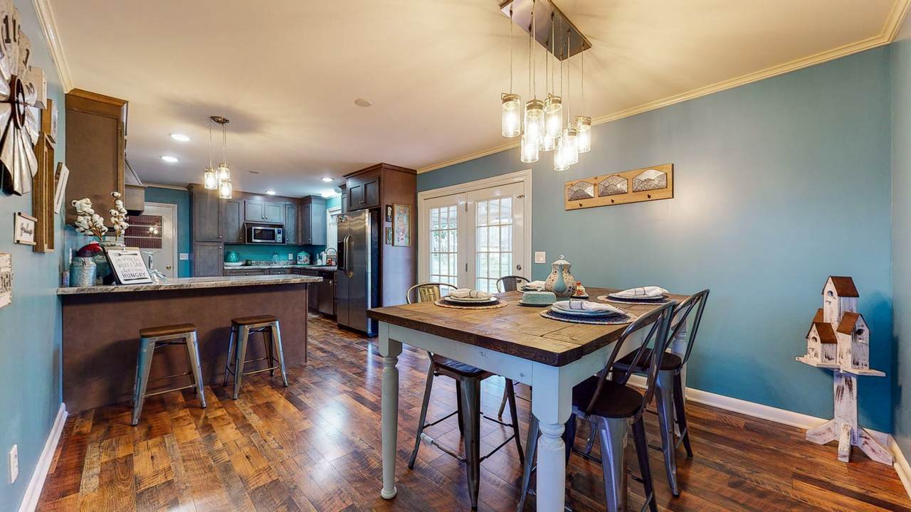 204 Fairlane Dr - Photo 1