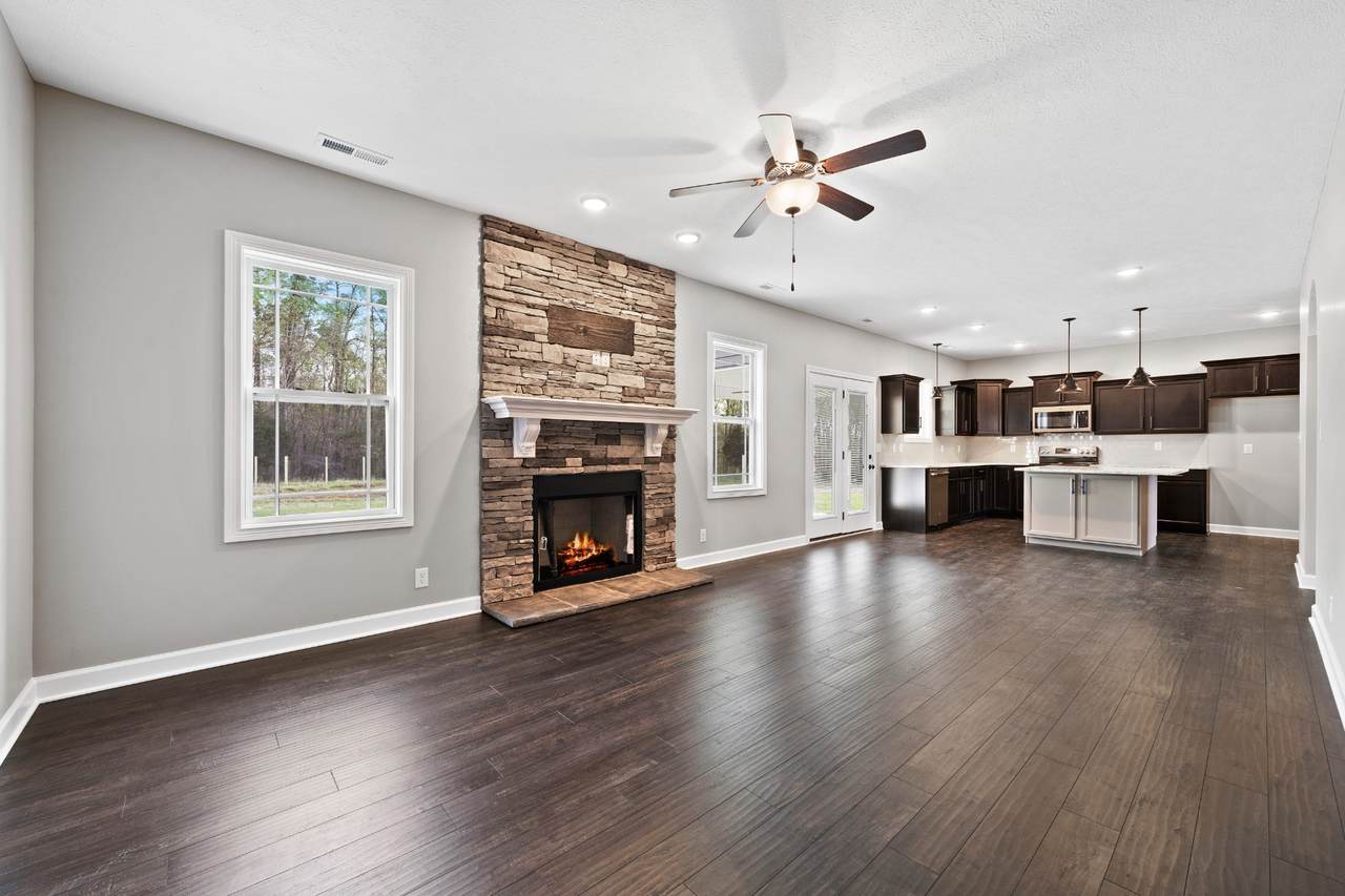 124 Locust Run - Photo 1