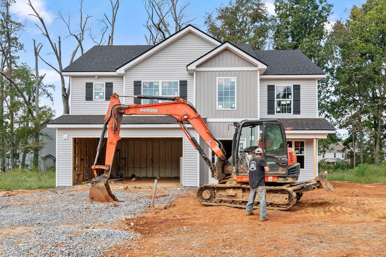 478 Fox Crossing - Photo 1