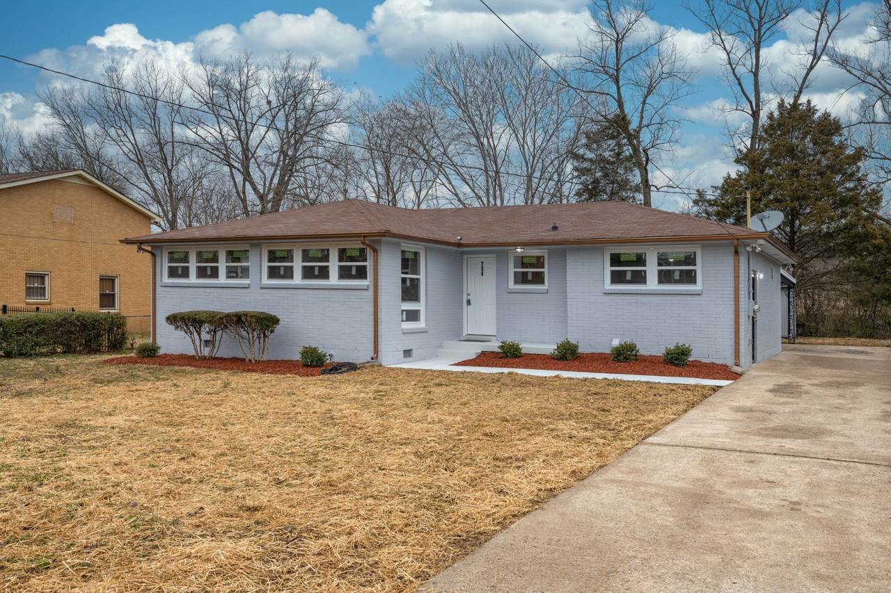 734 Rowan Dr - Photo 1