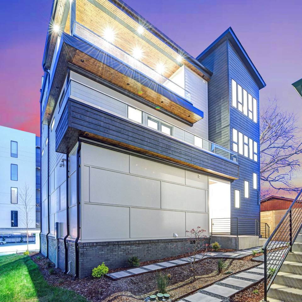 1022B 9th Ave - Photo 1