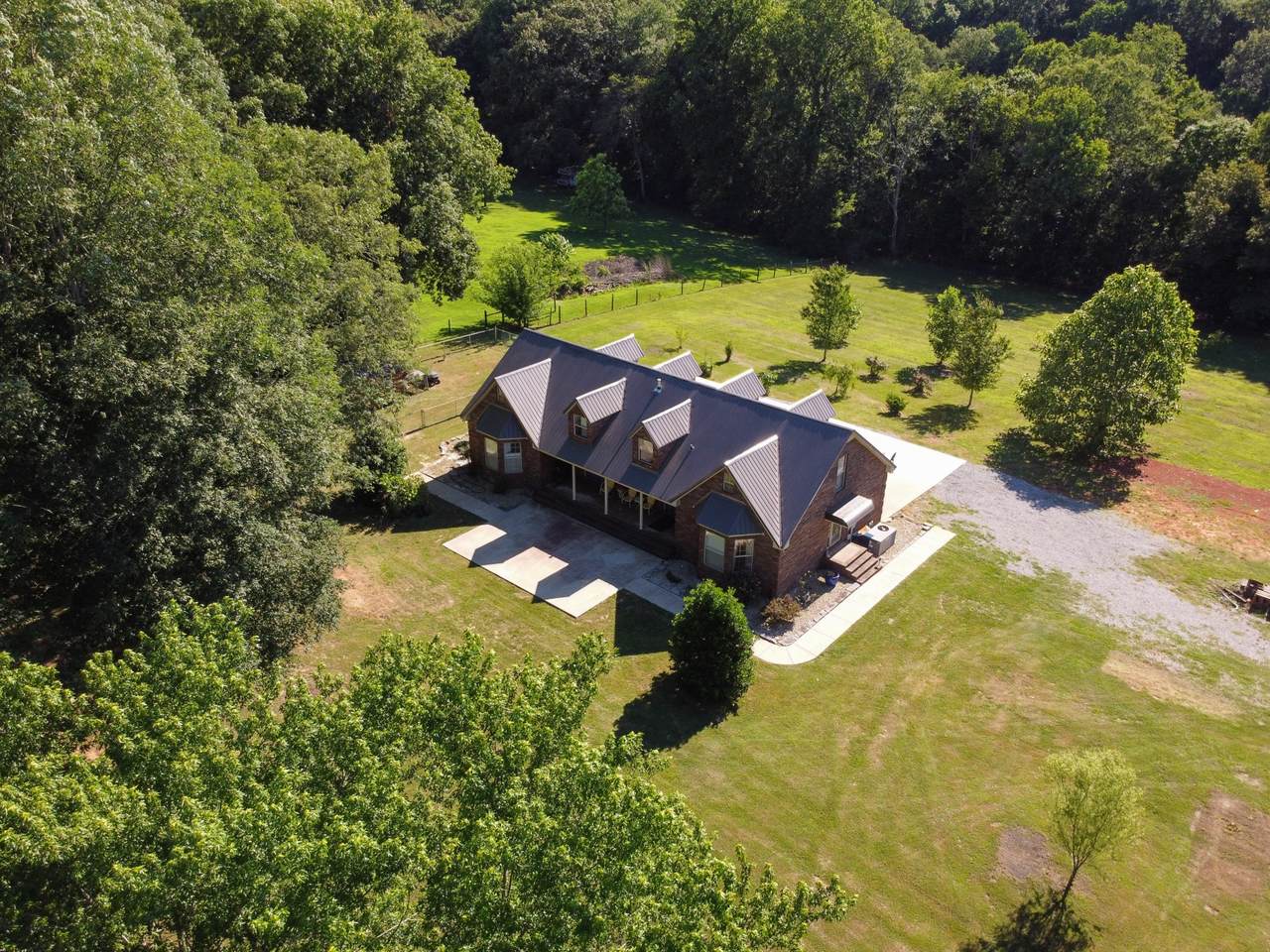 211 Spring Creek Rd - Photo 1