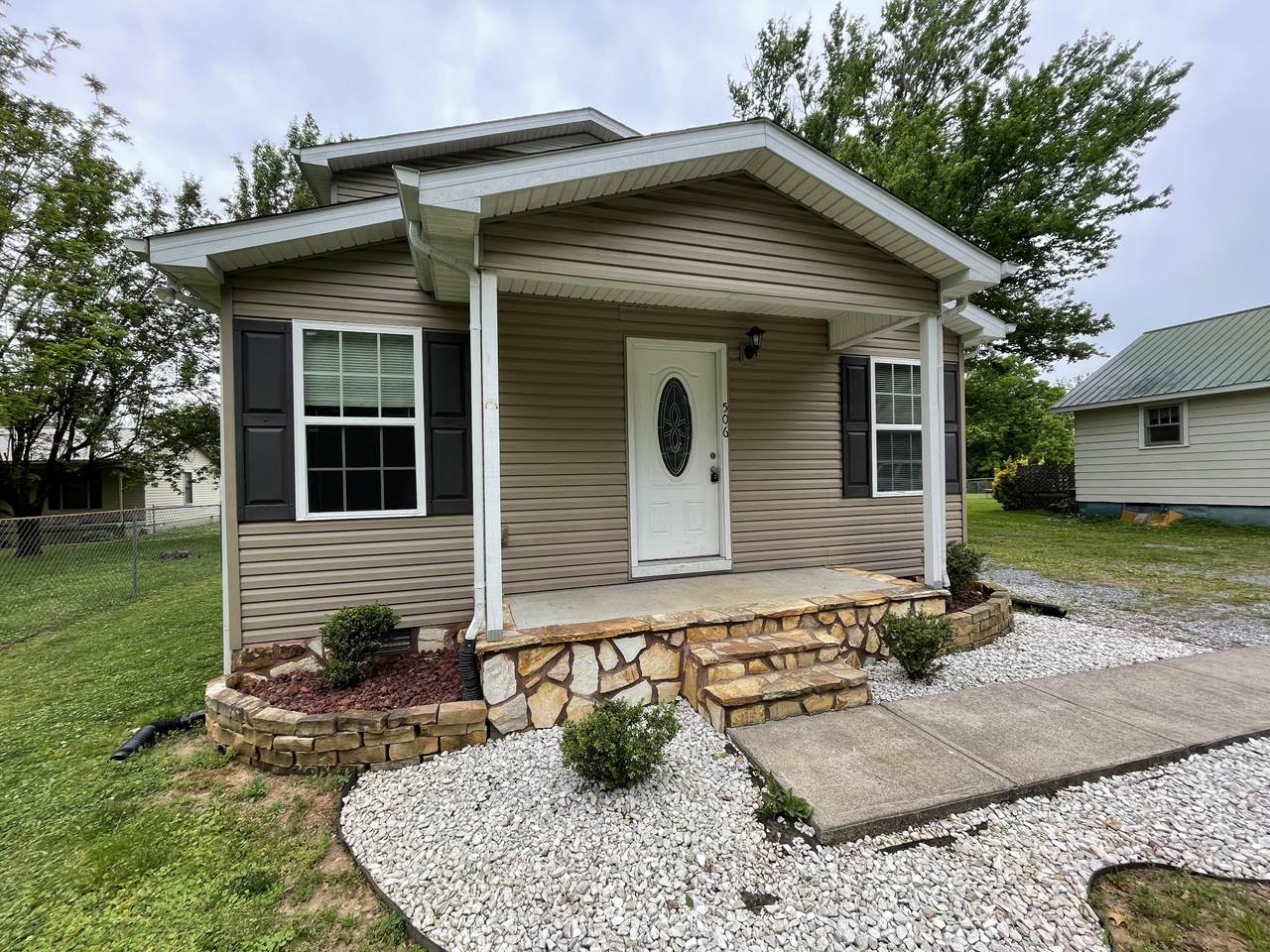 506 High St - Photo 1