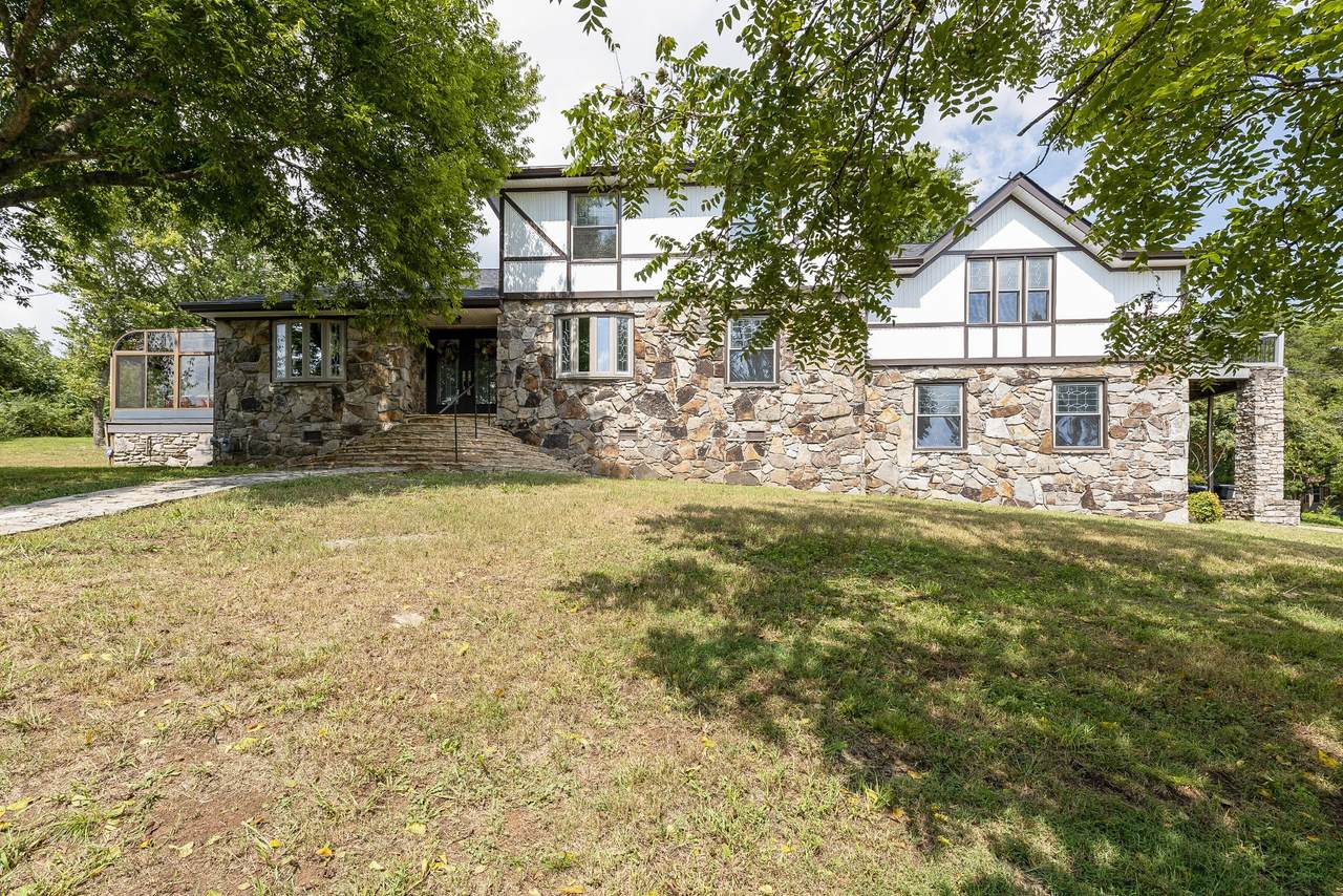 618 Terrace Drive - Photo 1