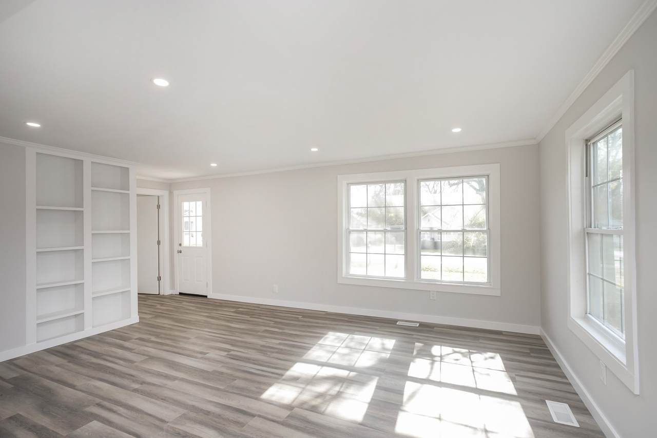 313 Elm St - Photo 1
