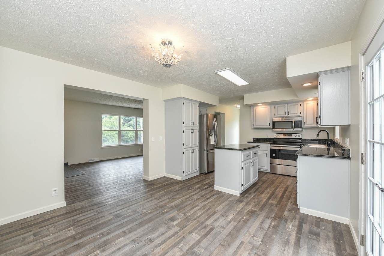 1007 E Bobby Ct - Photo 1