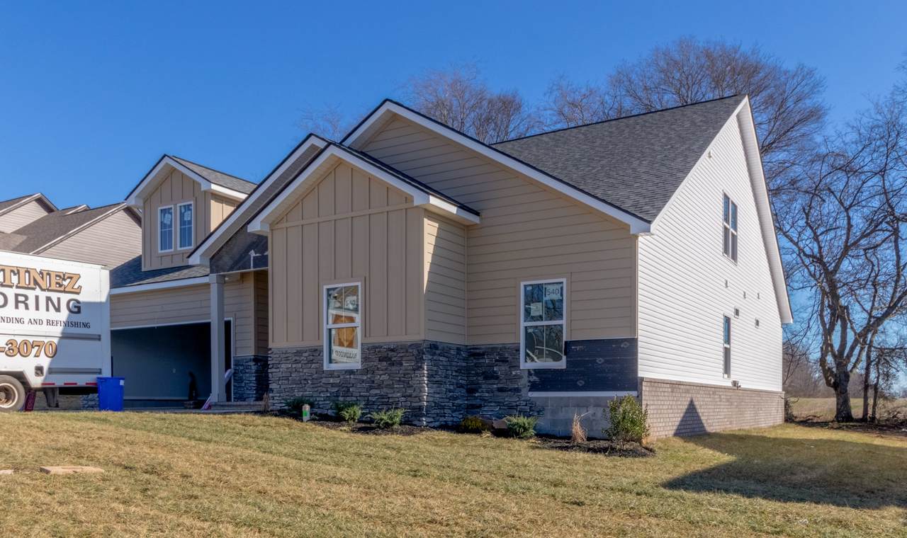 540 Farmington - Photo 1