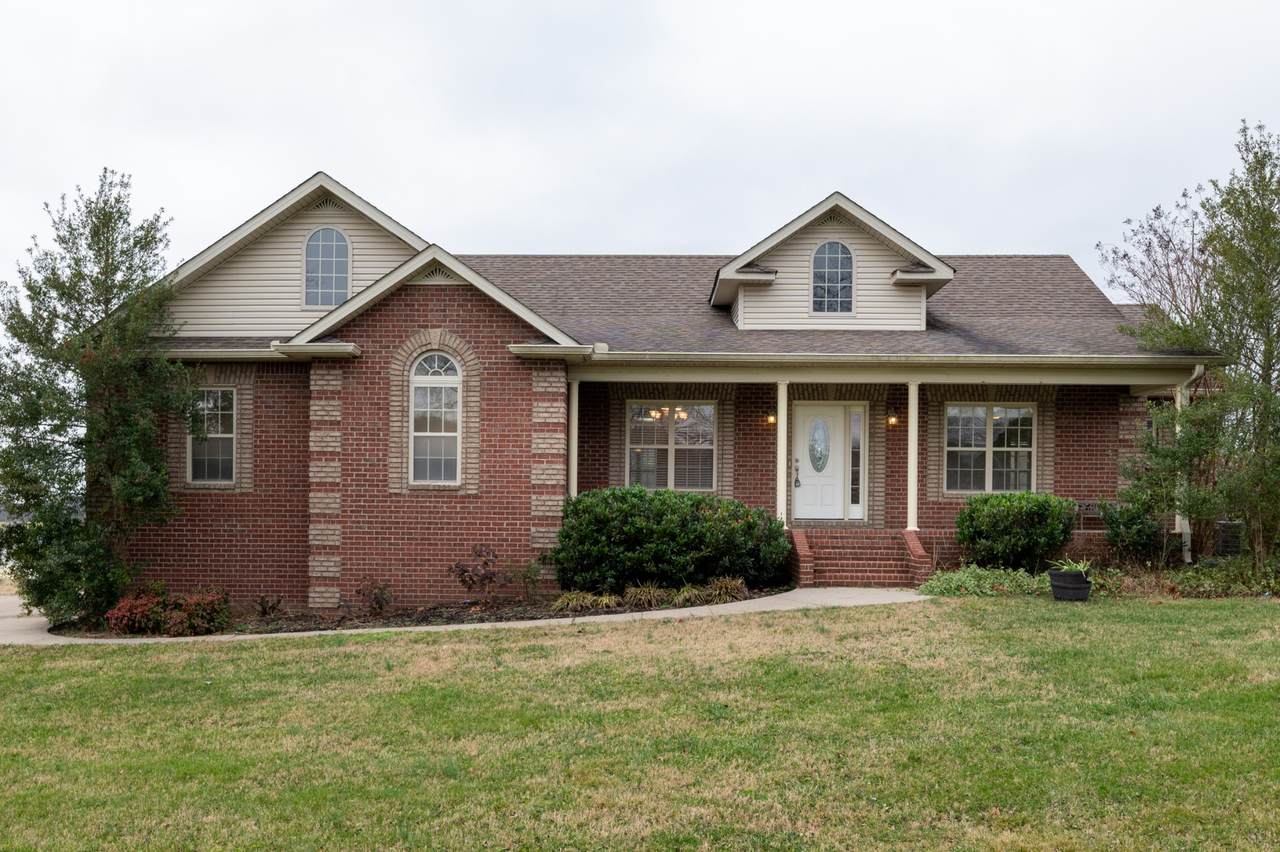877 Dobbins Pike - Photo 1