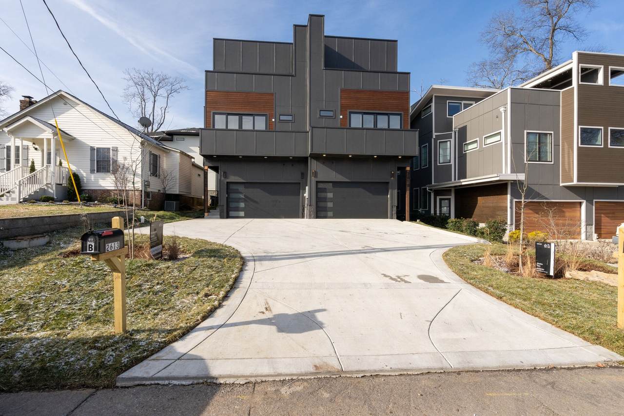 2613 W Kirkwood Ave - Photo 1